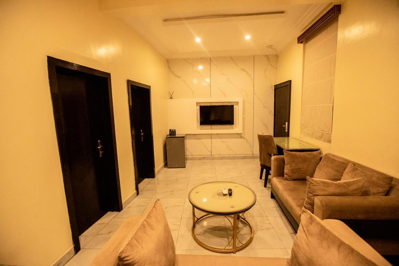 Apartment 79 Hotel & Suite Ikeja Extérieur photo