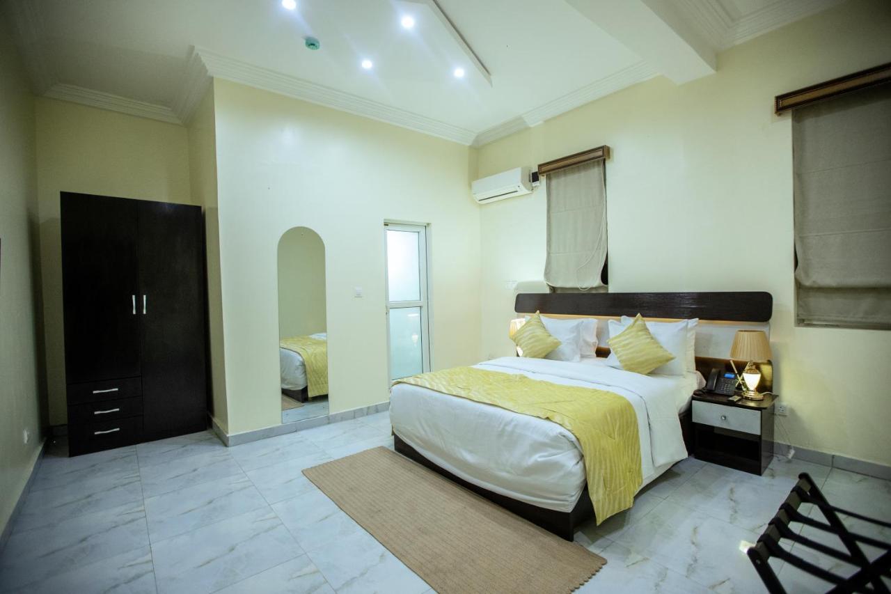Apartment 79 Hotel & Suite Ikeja Extérieur photo