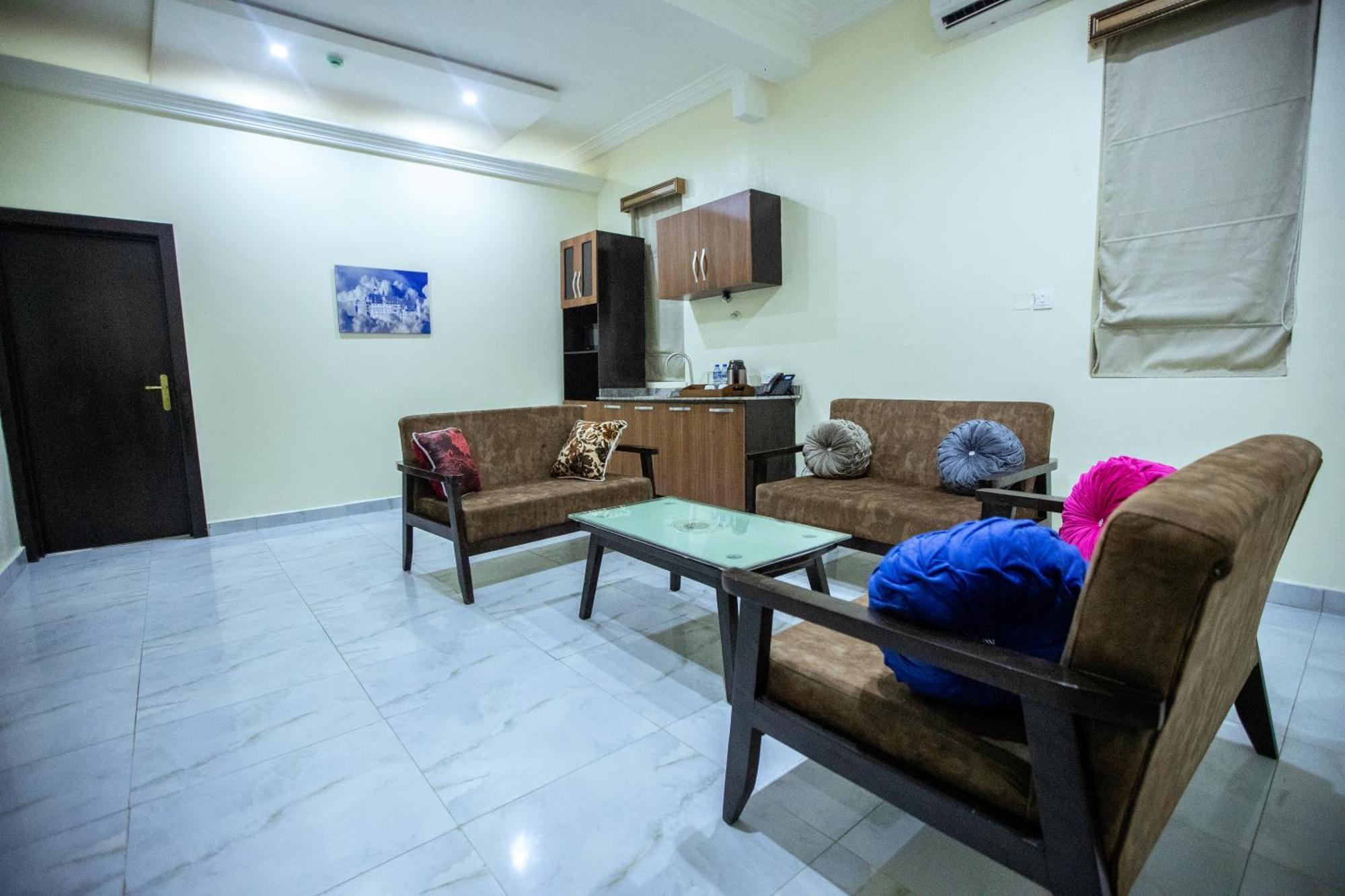 Apartment 79 Hotel & Suite Ikeja Extérieur photo