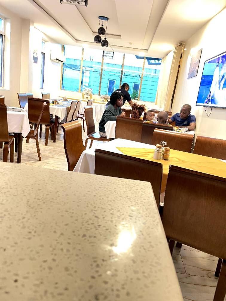 Apartment 79 Hotel & Suite Ikeja Extérieur photo